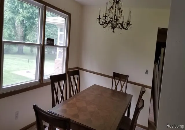 Photo 2 of Sale Pending at 6186 Kings Crown Rd, Grand Blanc, MI 48439 | MLS# 60096209 | Listing updated on 2025-06-20