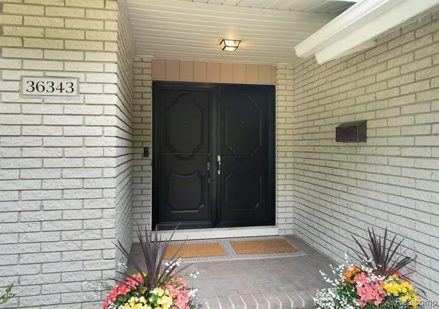 4th image of 36343 Dardanella St, Livonia, MI 48152 | MLS# 61003954