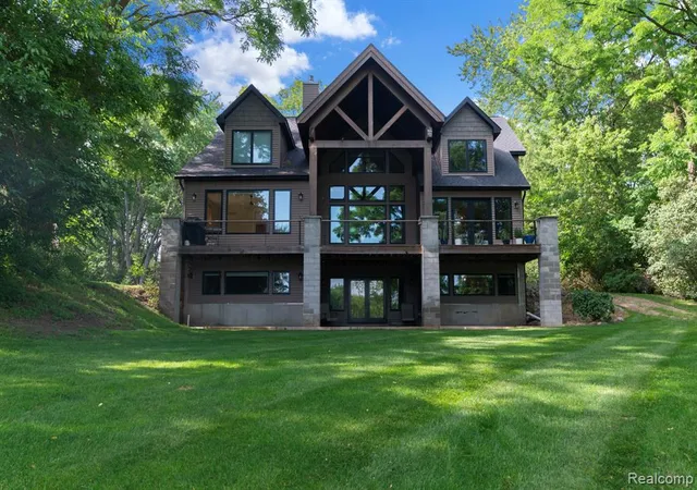 2nd image of 11590 Sumpter Dr, South Lyon, MI 48178 8812 | MLS# 61008159