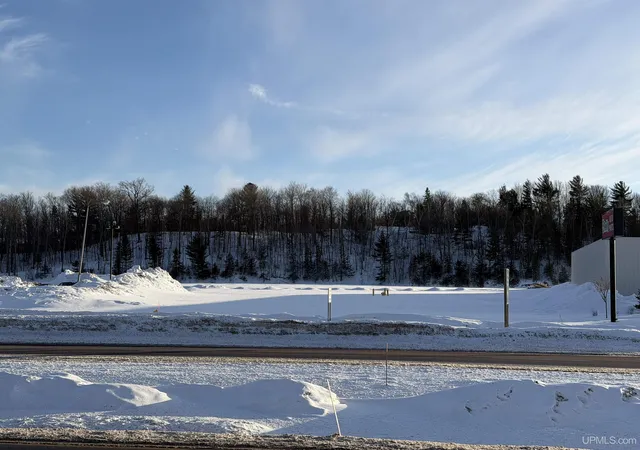 Homes for sale in Marquette, MI | 2025 W U S 41 Hwy, Marquette, MI 49855 | MLS# 50201803