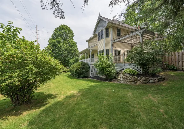 Homes for sale in Kalamazoo, MI | 7942 S 12th St, Kalamazoo, MI 49009 | MLS# 70537836