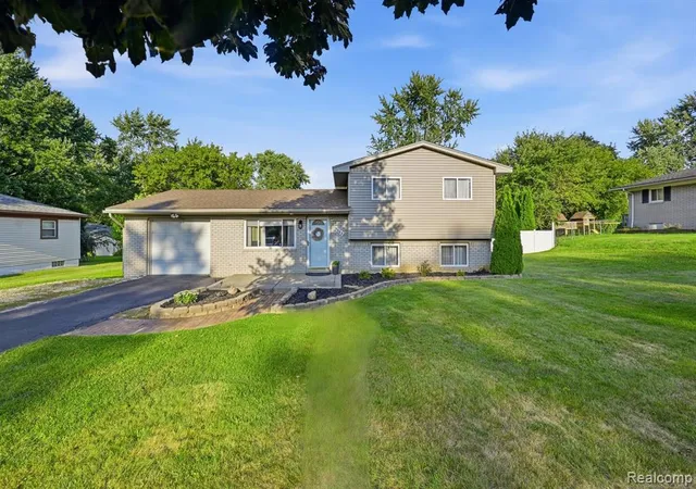 Photo 1 of Single family home for sale at 5382 Winell St, Clarkston, MI 48346 3563 | MLS# 61025734 | Listing updated on 2026-08-30