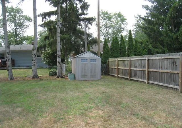 Photo 24 of Sale Pending at 1049 W Summit Ave, Muskegon, MI 49441 | MLS# 70552438 | Listing updated on 2026-09-15