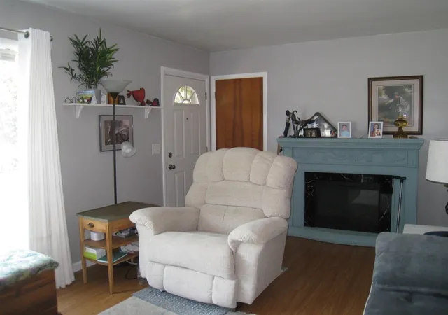 Photo 3 of Sale Pending at 1049 W Summit Ave, Muskegon, MI 49441 | MLS# 70552438 | Listing updated on 2026-09-15