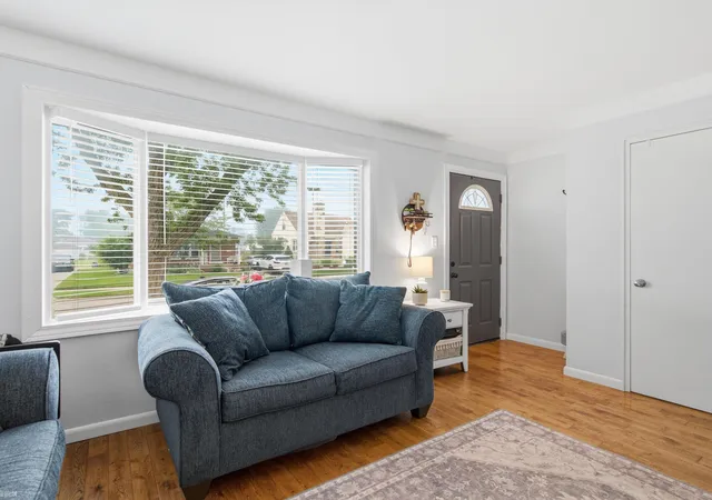 Photo 3 of Sale Pending at 23801 Beverly St, Saint Clair Shores, MI 48082 | MLS# 50219972 | Listing updated on 2026-08-29