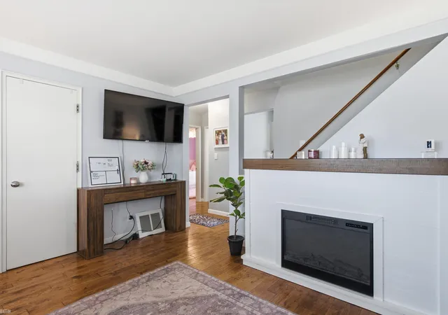 Photo 4 of Sale Pending at 23801 Beverly St, Saint Clair Shores, MI 48082 | MLS# 50219972 | Listing updated on 2026-08-29