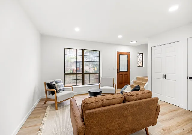 3rd image of 592 S 7Th St, Ann Arbor, MI 48103 | MLS# 60352443