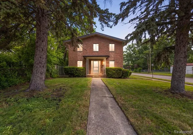 Photo 1 of Sale Pending at 1631 E Elza Ave, Hazel Park, MI 48030 2397 | MLS# 61009903 | Listing updated on 2026-08-31
