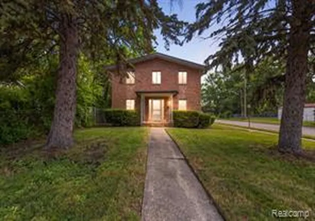 Homes for sale in Hazel Park, MI | 1631 E Elza Ave, Hazel Park, MI 48030 | MLS# 61009903