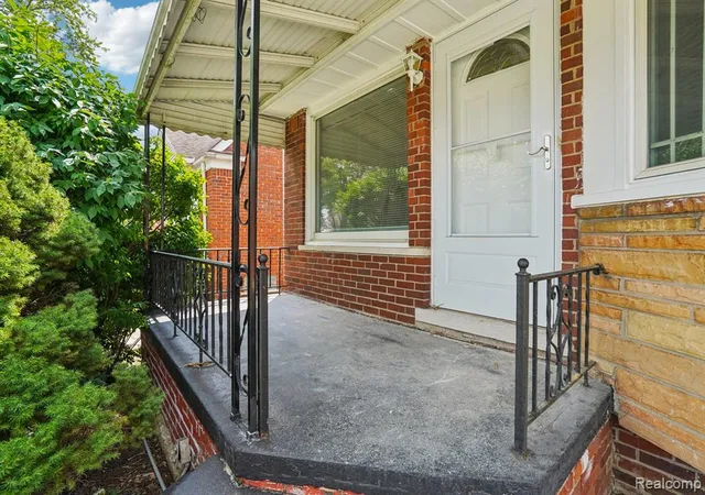 Photo 2 of Single family home for sale at 15237 Warwick Ave, Allen Park, MI 48101 2970 | MLS# 61023216 | Listing updated on 2026-08-21