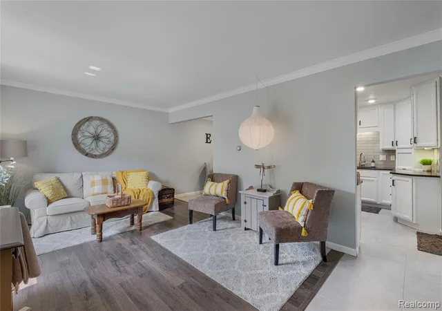 Photo 3 of Sale Pending at 605 Autumn Dr, Flushing, MI 48433 1933 | MLS# 61022904 | Listing updated on 2026-10-04