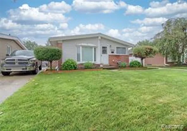 Homes for sale in Westland, MI | 8134 Melvin Ave, Westland, MI 48185 | MLS# 61009515