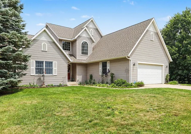 Homes for sale in Three Rivers, MI | 17704 Moorepark Rd, Three Rivers, MI 49093 | MLS# 70542883