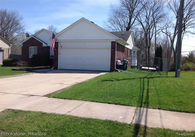Homes for sale in Chesterfield, MI | 32010 N Oakcrest Dr, Chesterfield, MI 48047 | MLS# 61004879