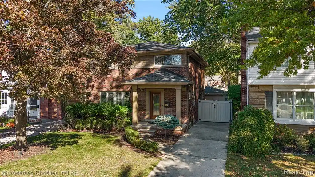 Photo 1 of Single family home for sale at 1870 Prestwick Rd, Grosse Pointe Woods, MI 48236 | MLS# 61040842 | Listing updated on 2026-10-28