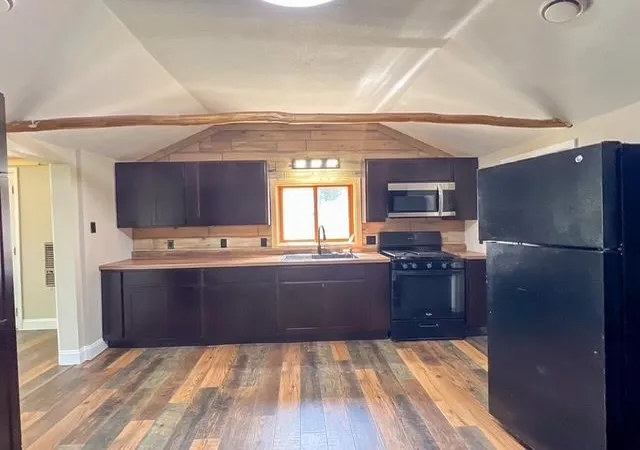 Photo 2 of Single family home for sale at 626 Carolyn Rd, Harrison, MI 48625 | MLS# 50218675 | Listing updated on 2026-09-04