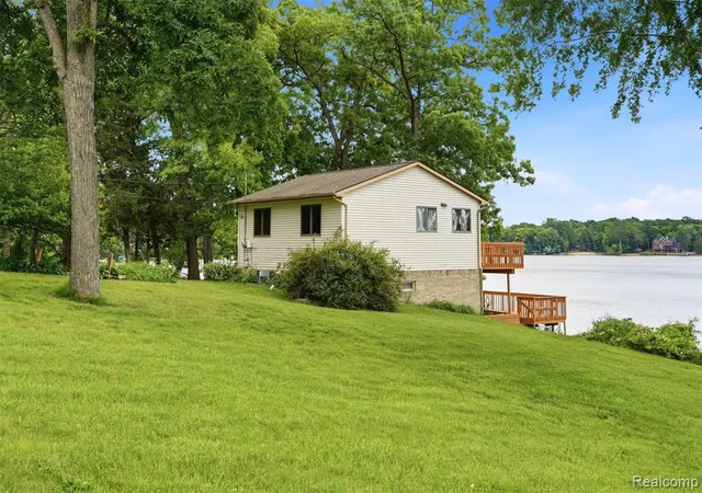 2nd image of 11044 Grand River Ave, Brighton, MI 48116 | MLS# 61006086