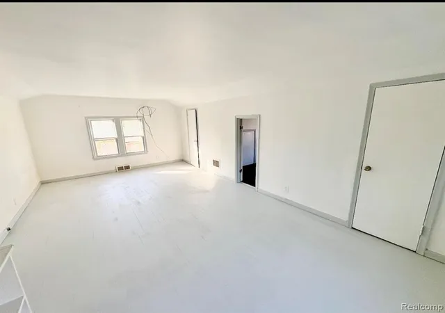 10th image of 17390 Waltham St, Detroit, MI 48205 | MLS# 60997651
