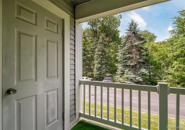 10th image of 1127 S Lake Dr #206, Novi, MI 48377 1816 | MLS# 60996929