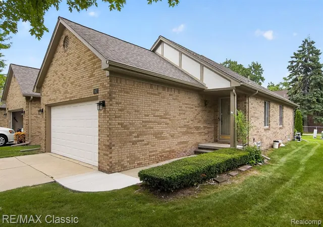 5th image of 3937 Sunflower Ln, Warren, MI 48091