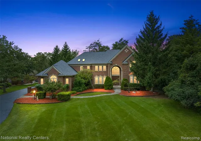 Photo 1 of Sale Pending at 30055 Forest Dr, Franklin, MI 48025 1580 | MLS# 61006635 | Listing updated on 2026-08-28