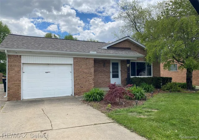 Photo 1 of Sale Pending at 607 W Girard Ave, Madison Heights, MI 48071 | MLS# 60991005 | Listing updated on 2026-08-24