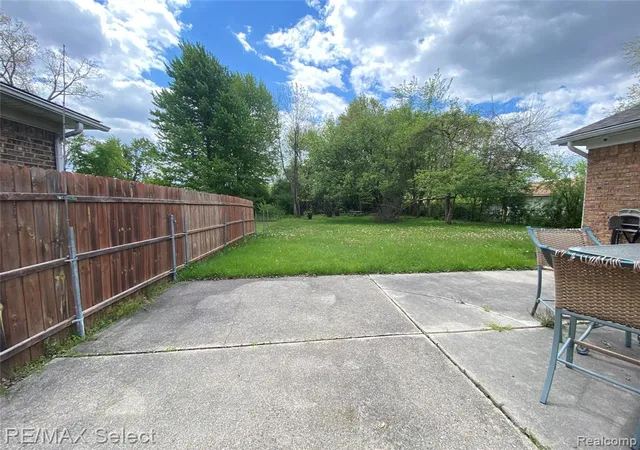 Photo 5 of Sale Pending at 607 W Girard Ave, Madison Heights, MI 48071 | MLS# 60991005 | Listing updated on 2026-08-24