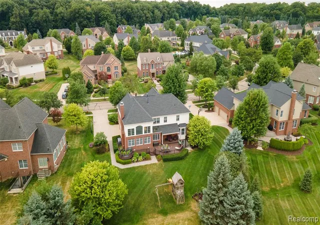 2nd image of 24948 Hadlock Dr, Novi, MI 48374 | MLS# 61022273