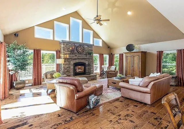 3rd image of 3518 E Long Lake Rd, Harrison, MI 48625 | MLS# 70530055