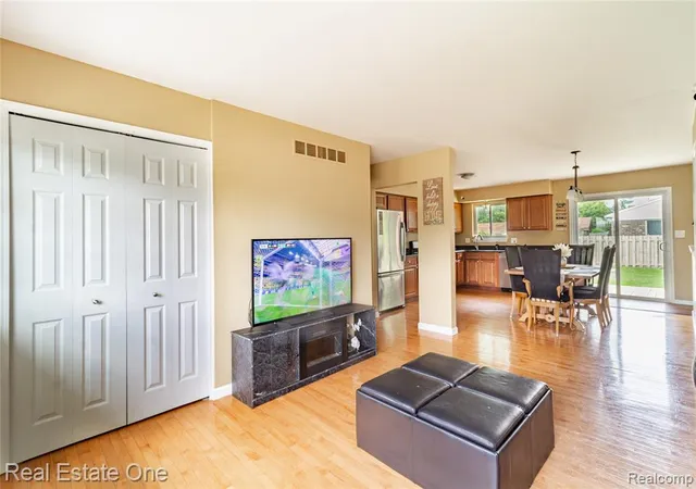Homes for sale in Canton, MI | 44220 Saltz Rd, Canton, MI 48187 | MLS# 61006955