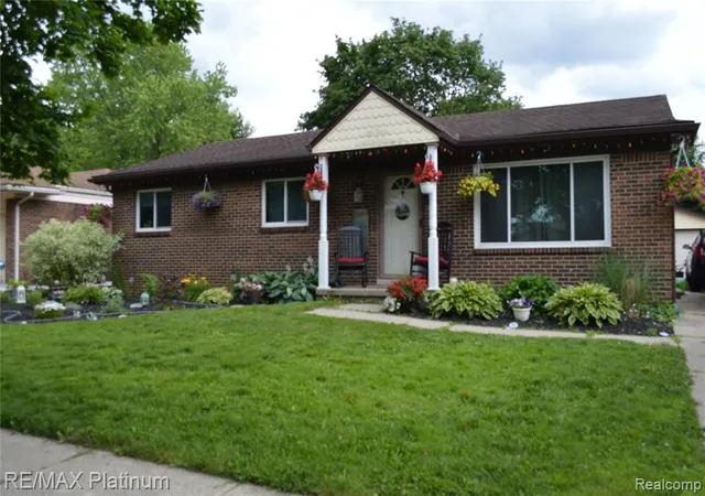Homes for sale in Canton, MI | 42079 Edenbrooke Dr, Canton, MI 48187 | MLS# 61005740
