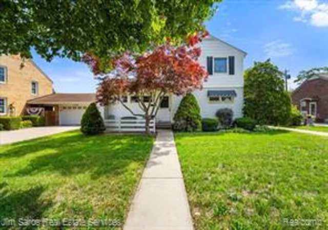Homes for sale in Grosse Pointe Park, MI | 1010 Nottingham Rd, Grosse Pointe Park, MI 48230 | MLS# 61009368