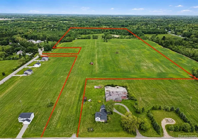 2nd image of 6018 Lahring Rd, Linden, MI 48451 | MLS# 60995538