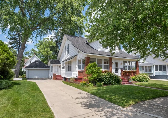 Homes for sale in Grandville, MI | 3843 Superior St, Grandville, MI 49418 | MLS# 70544115