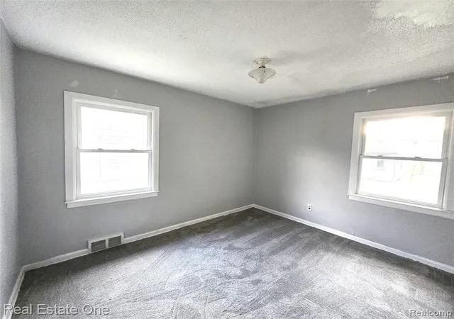 Photo 4 of Single family home for sale at 6729 Stahelin Ave, Detroit, MI 48228 | MLS# 61013555 | Listing updated on 2026-07-23