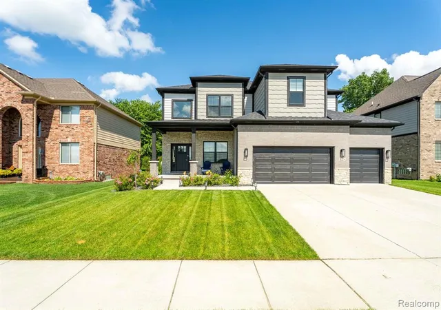 Photo 2 of Sale Pending at 50226 Kapalua Dr, Macomb, MI 48042 5547 | MLS# 61011087 | Listing updated on 2026-08-29