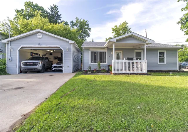 Homes for sale in Lansing, MI | 500 W Jolly Rd, Lansing, MI 48910 | MLS# 70539881