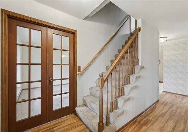 2nd image of 37962 Munger Dr, Livonia, MI 48154 | MLS# 70524546