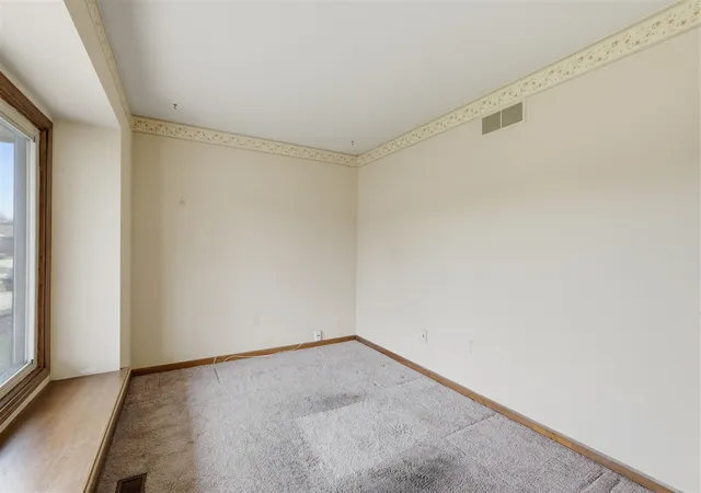 3rd image of 37962 Munger Dr, Livonia, MI 48154 | MLS# 70524546