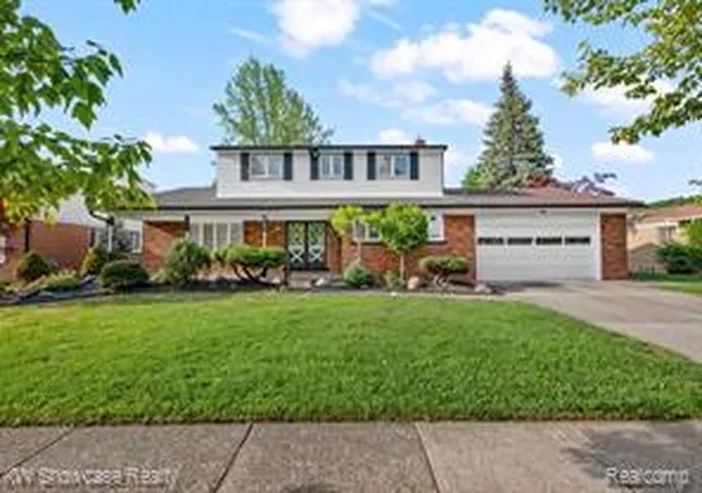 Homes for sale in Center Line, MI | 8362 Sunburst, Center Line, MI 48015 | MLS# 61010067