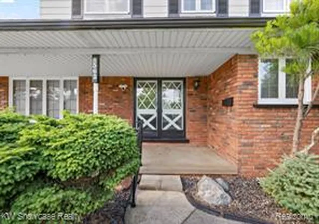 Homes for sale in Center Line, MI | 8362 Sunburst, Center Line, MI 48015 | MLS# 61010067