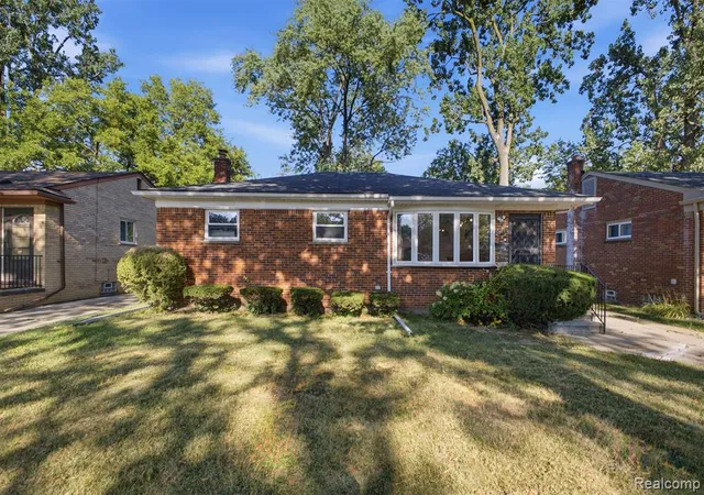Photo 1 of Single family home for sale at 21840 Kenosha St, Oak Park, MI 48237 | MLS# 61018589 | Listing updated on 2026-08-08