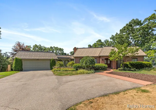 Photo 2 of Sale Pending at 2452 Holtman Dr, Grand Rapids, MI 49525 | MLS# 70555536 | Listing updated on 2026-09-09