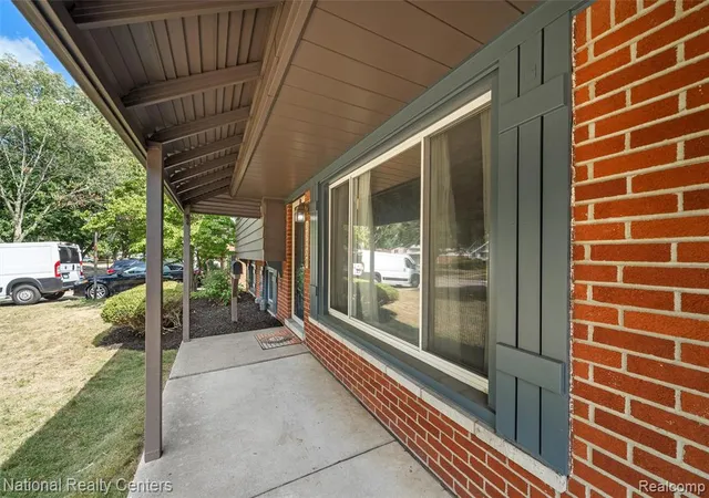 Photo 2 of Sale Pending at 33229 Kirby St, Farmington, MI 48336 | MLS# 61018039 | Listing updated on 2026-08-13