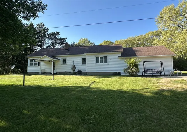Homes for sale in Manistee, MI | 1735 Red Apple Rd, Manistee, MI 49660 | MLS# 70535238