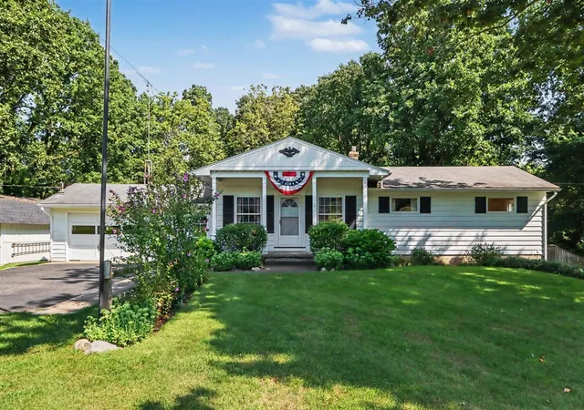 Photo 2 of Single family home for sale at 1830 River St, Kalamazoo, MI 49048 | MLS# 70554398 | Listing updated on 2026-09-08