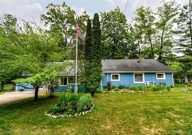 Homes for sale in Harrison, MI | 3270 Woods Rd, Harrison, MI 48625 | MLS# 61005325