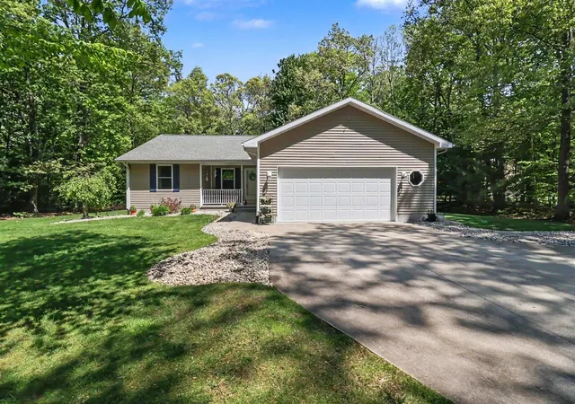 Homes for sale in Ludington, MI | 6544 W Forest Edge Dr, Ludington, MI 49431 | MLS# 70535540