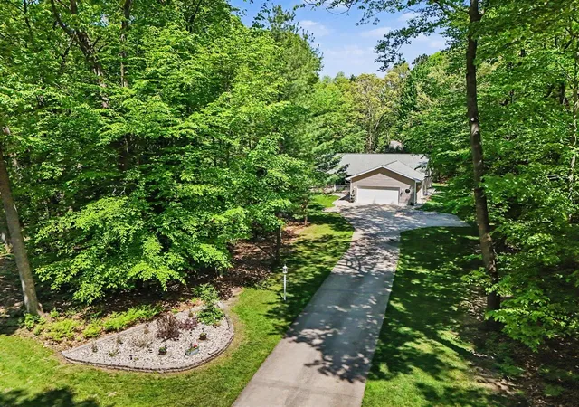 Photo 2 of Single family home for sale at 6544 W Forest Edge Dr, Ludington, MI 49431 | MLS# 70535540 | Listing updated on 2026-08-08