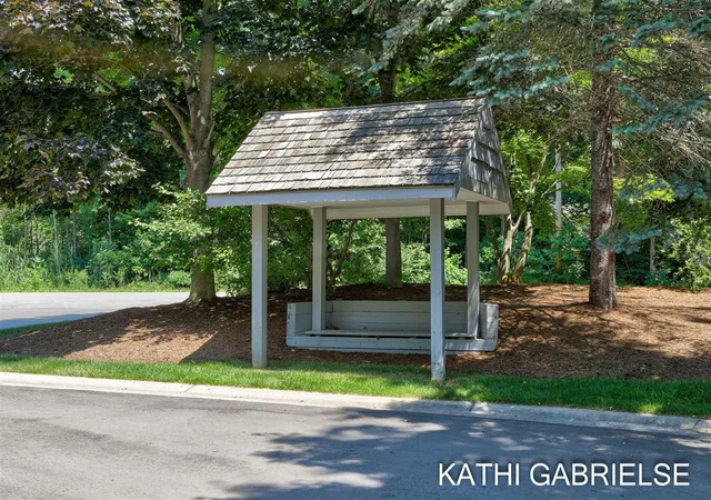Homes for sale in Spring Lake, MI | 18082 Hammond Bay Dr, Spring Lake, MI 49456 | MLS# 70544247